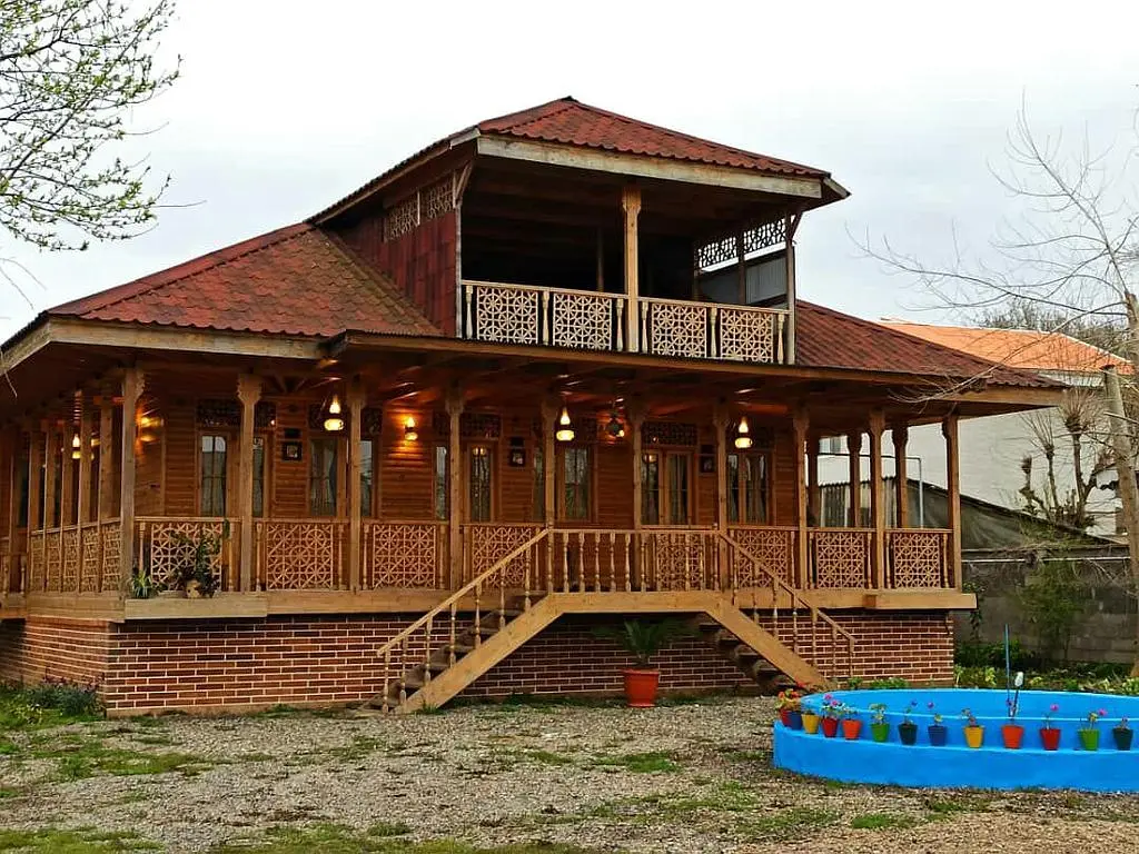 عمارت بومگردی باباخان گیلان (سوئیت نازگل)