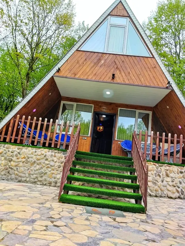 کلبه سوئیسی دو خواب گردنه حیران