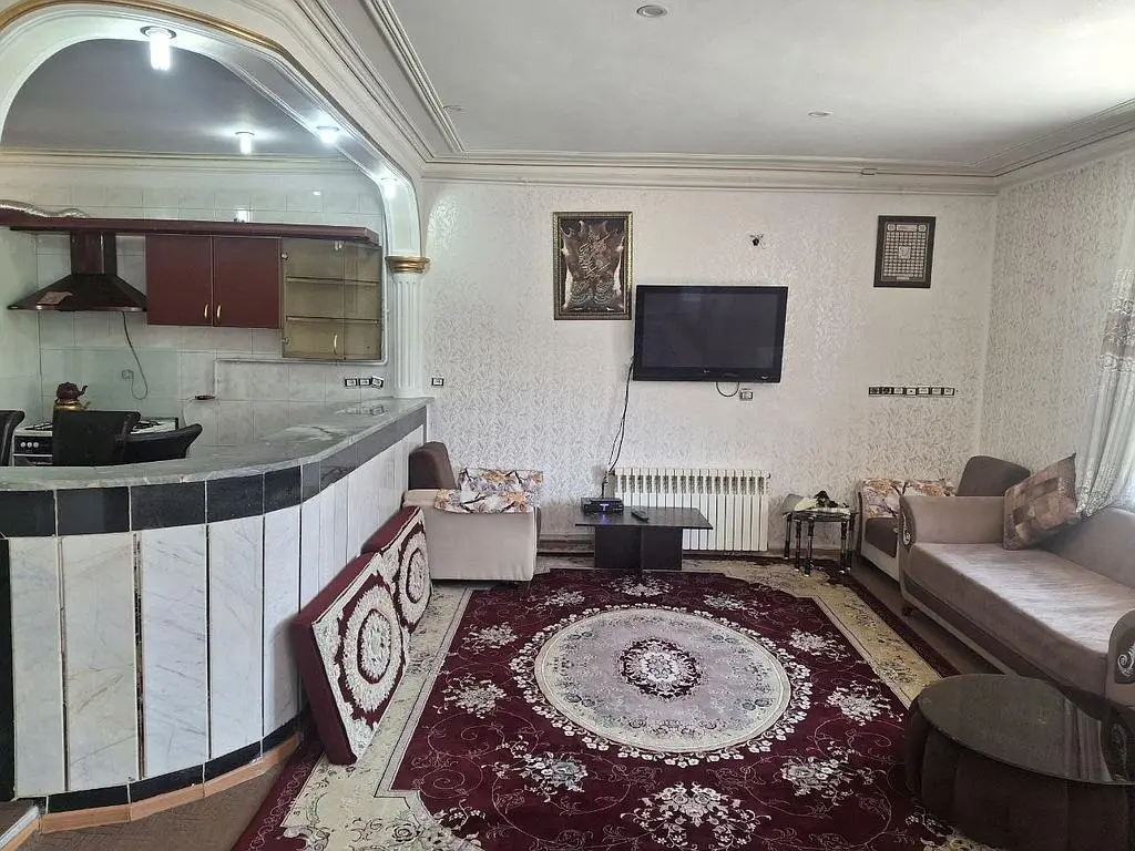 دوخوابه نزدیک دریاچه زریبار فیله قوس