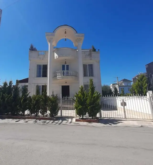 ویلا استخردار ژیوار هچیرود