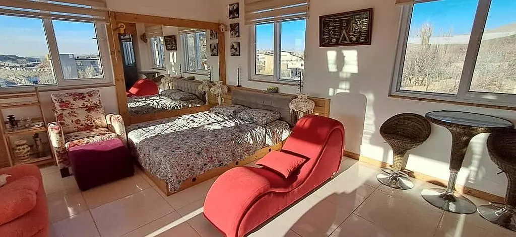 اجاره روزانه پنت با روفگاردن دنیز 