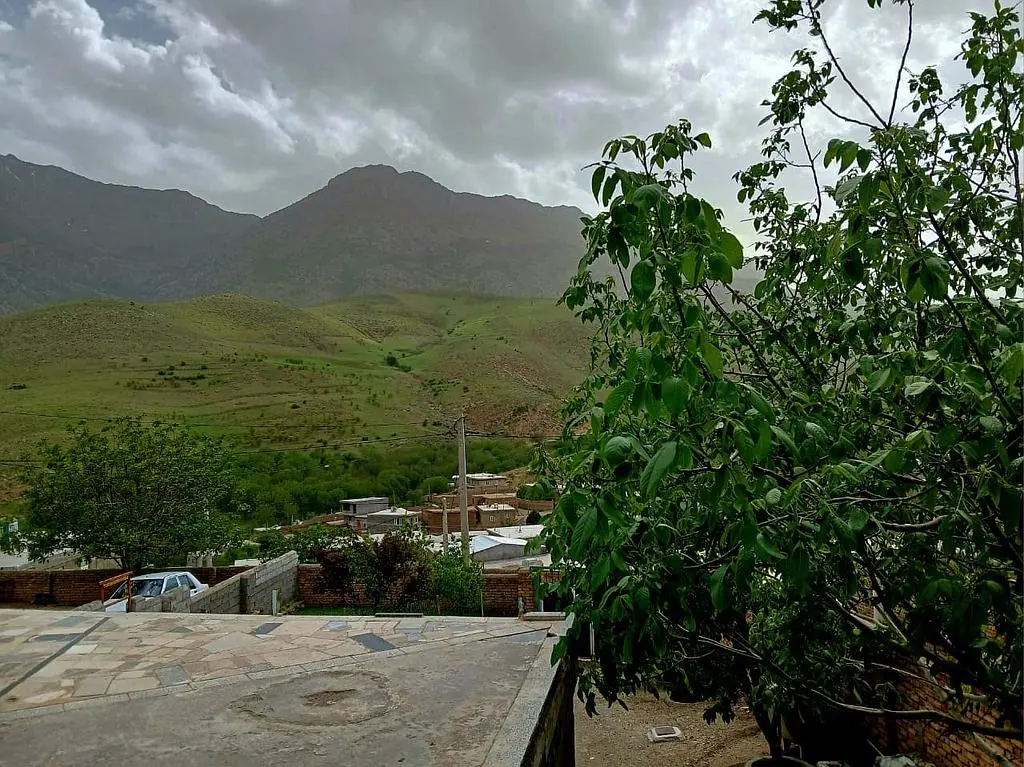 ویلای کوهستانی در سراب توریستی فارسبان نهاوند