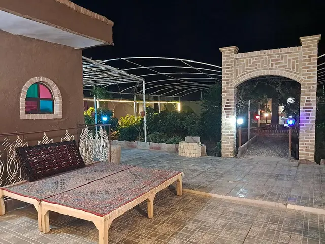 اقامتگاه بومگردی فانوس در گرمسار