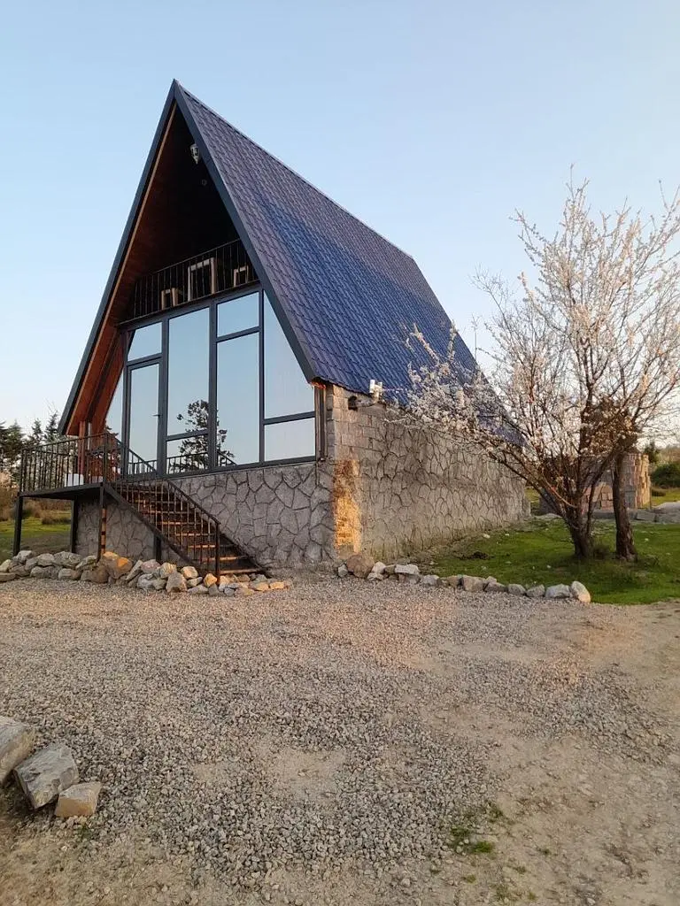 کلبه سوئیسی تک خواب مزرعه 