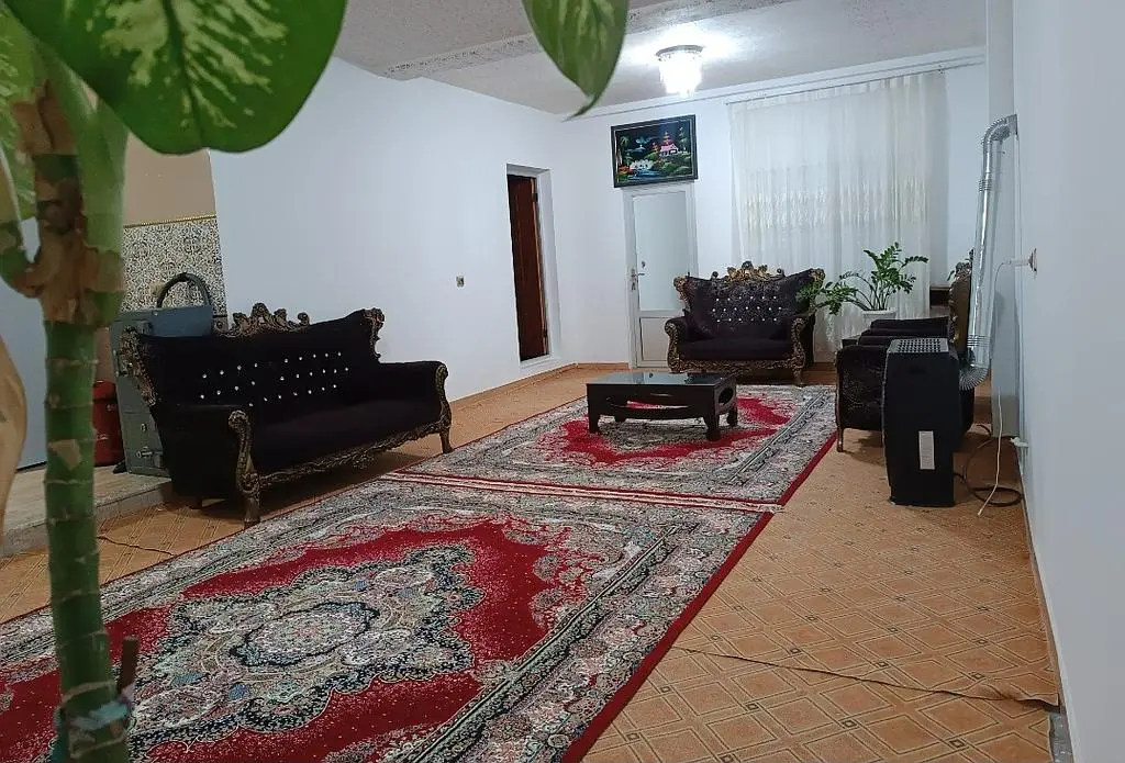 واحد تک خوابه تمیز آوینا